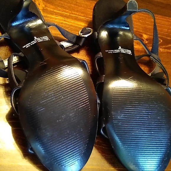 Shoes - Picture 4 of 4